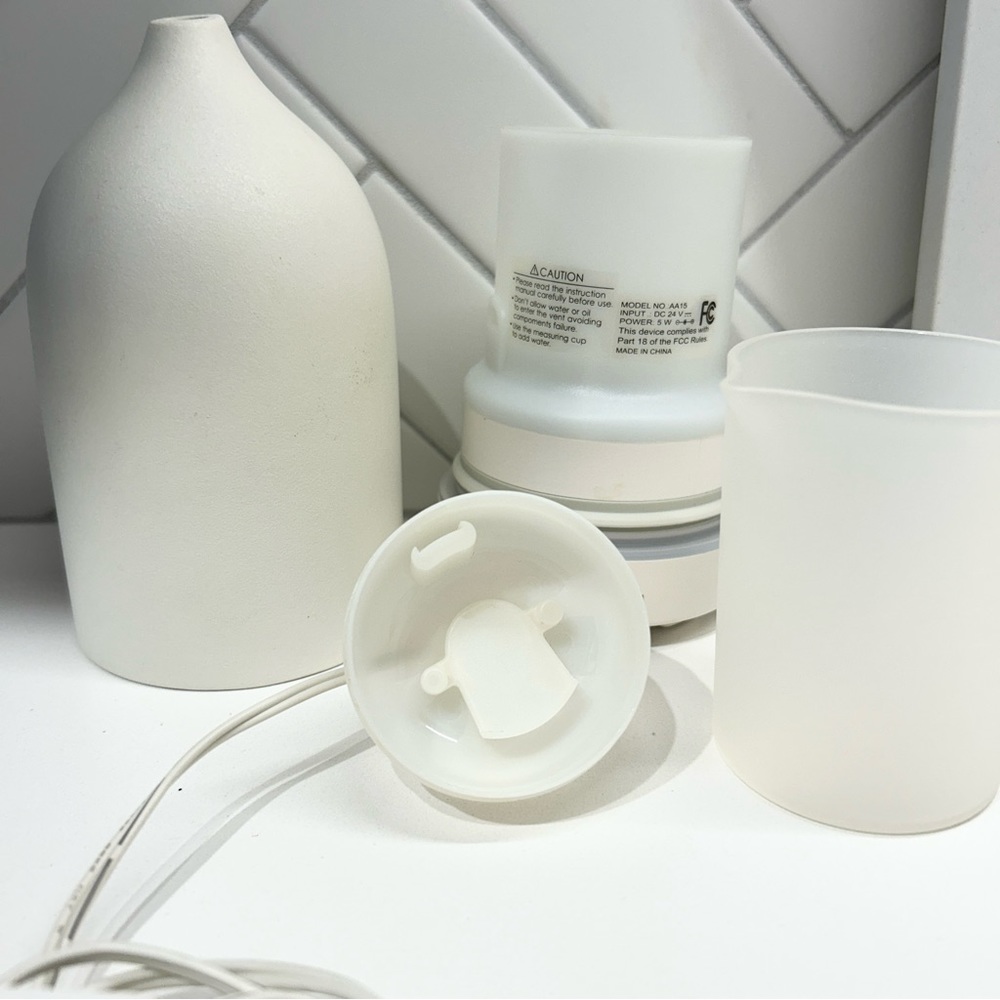 Vitruvi Stone Diffuser - Picture 5 of 11